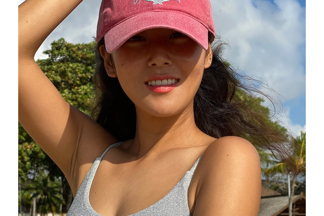 健康的な小麦肌のスイムウェア姿に釘付け！バリ移住でスローライフ送る元K-POPアイドルの現在【PHOTO】 画像