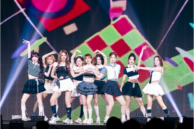 NiziU、初の香港単独公演で大熱狂！ 広東語で歌唱するパフォーマンスも 画像