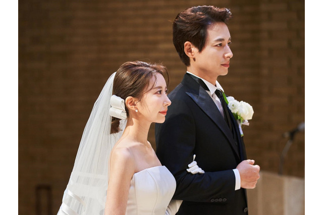 一度の炎上が命取りになる韓国で…14歳年上俳優と結婚した日本人妻、「派手すぎ」との批判にも堂々と対応 画像