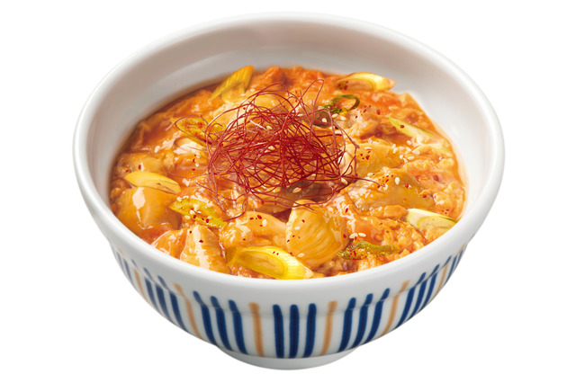 旨辛のタレが卵に絡む！なか卯、韓国チゲ鍋風味の「旨辛チゲ風親子丼」7月9日発売 画像