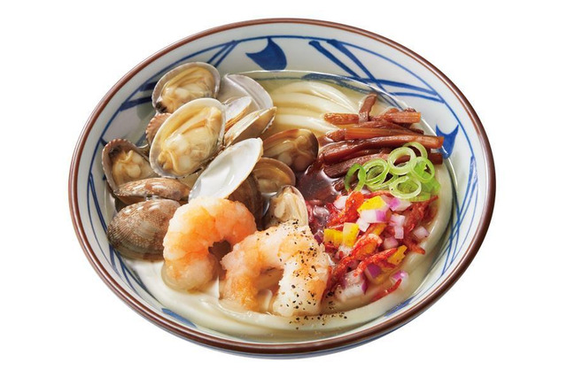 丸亀製麺、冷たいのど越しがたまらない「冷たーい旨塩うどん」など夏メニュー3種8日より販売 画像