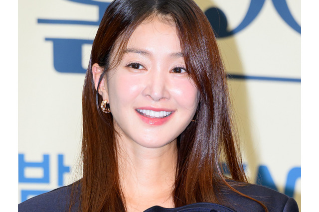 独島(=竹島)訪問で炎上した韓国女優、離婚を発表したばかりだが…2人目を妊娠中と報道 画像