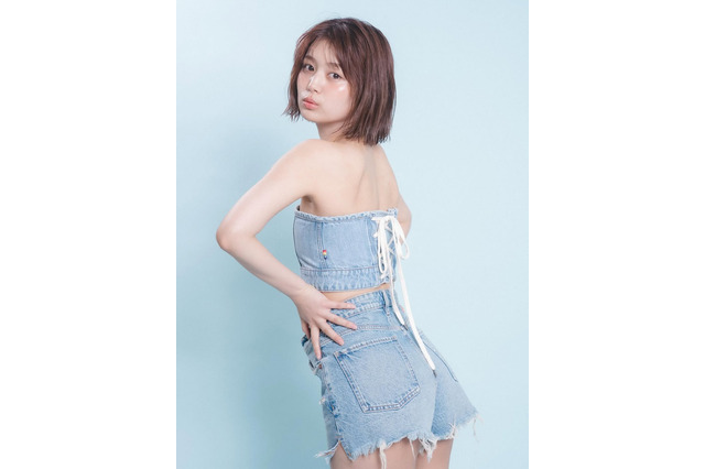 北野瑠華、美脚＆美尻際立つセクシーデニムコーデ 画像