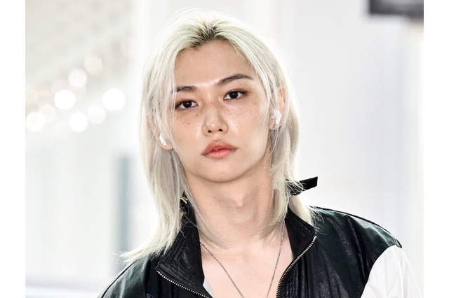 「息ができない…」Stray Kids・フィリックス、“爆イケビジュ”で別人級のカリスマ発揮!【PHOTO】 画像
