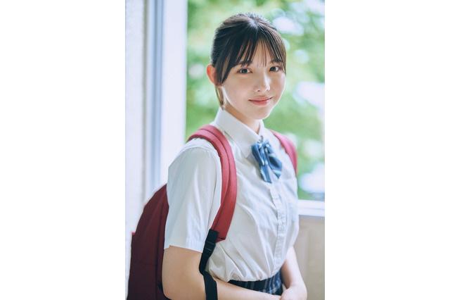 “注目の15歳”松尾そのま、フレッシュな制服姿で『サンデー』初表紙を飾る！ 画像