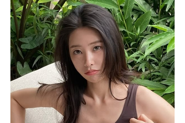 “魔の7年”で解散、元DIAメンバーが色気ムンムンなスイムウェア姿で魅了　抜群プロポーションに注目【PHOTO】 画像