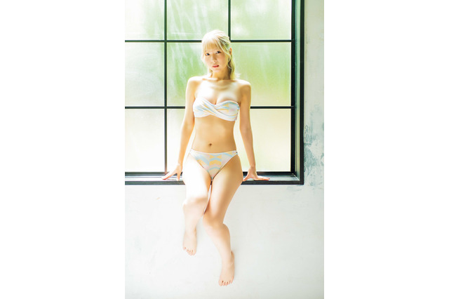 #2i2・奥ゆい、ステージでは見られない可愛い素顔！ビキニ姿で「ヤングアニマルWeb」初登場 画像