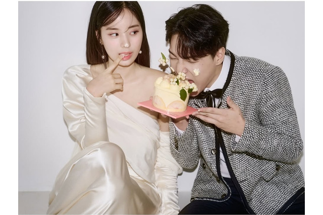 まさに“成功したオタク”…『プデュ48』出演女優、推しバンドマンと12歳差婚！甘々ウェディングフォト公開 画像