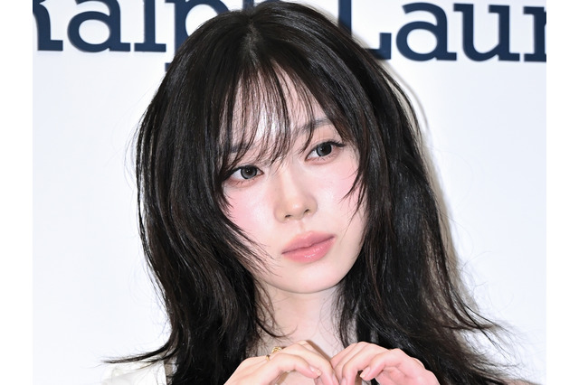 ベッドに寝そべり誘惑ポーズ…aespa・ウィンター、タンクトップ姿にファン悶絶「手加減して」【PHOTO】 画像