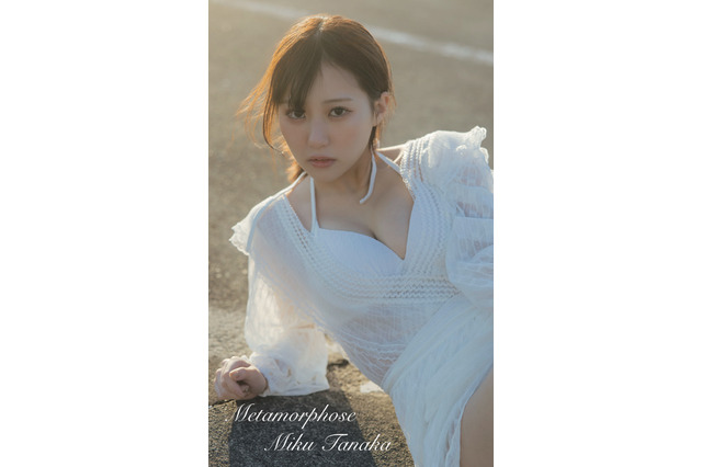 田中美久、圧巻の水着姿からスタイリッシュな“大人衣装”まで...デジタルフォトブックが発売決定 画像