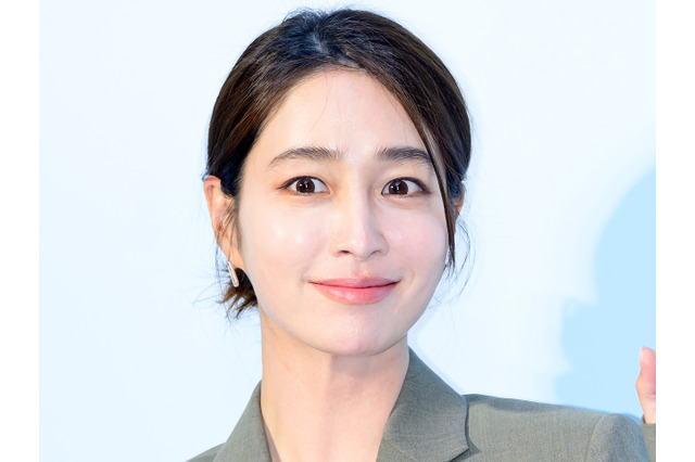 “イ・ビョンホンの奥さま”女優イ・ミンジョン、美肌の秘訣を明かす「レーザー治療は年に…」 画像