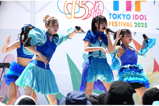 【TIF2025】ambitious、ブルーの衣装&シャボン玉噴射ライブで会場をヒートアップ！ 画像