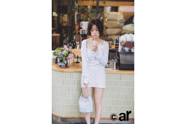 大原優乃、ミニワンピを大胆に着こなし！ 画像