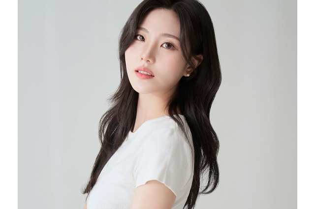 バキバキ腹筋に衝撃！韓国の美しきオリンピックメダリスト、真っ赤なスイムウェアSHOTに反響【PHOTO】 画像