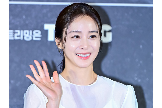 “韓国で最も美しい女優”キム・テヒ「夫がたくさん支えてくれた」　グローバルシリーズ進出作で英語の苦労も 画像