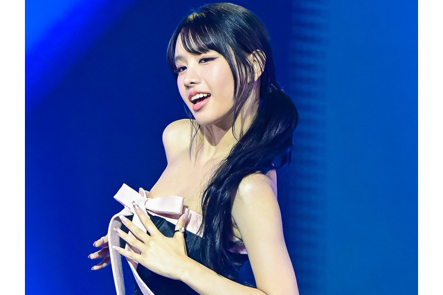 溢れるボリューム感…ナッティ、ピチッとドレスで“神スタイル”披露「色気がやばい」【PHOTO】 画像