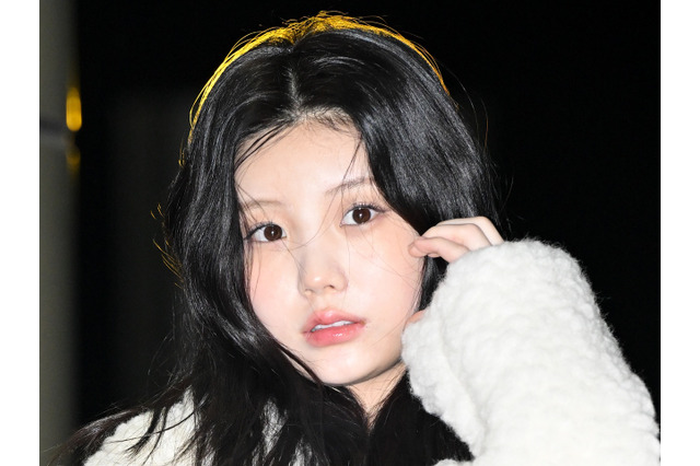 ILLIT・ウォンヒ、“そばかすメイク”で魅せたアンニュイな表情「上目遣いは反則…」【PHOTO】 画像