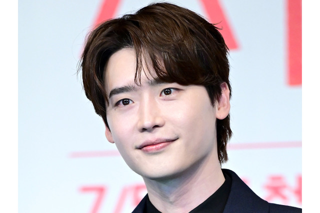 イ・ジョンソク、まさに秋が似合う俳優！変化した仕事観も明らかに「以前は1人で悩んでいた」【PHOTO】 画像