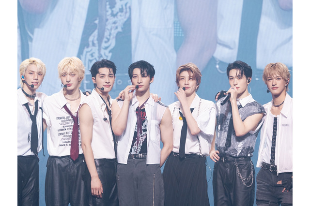 NEXZ、全国15都市18公演を駆け抜け5万人動員！ツアーファイナルで涙の日本デビュー1周年セレモニー【写真13枚】 画像