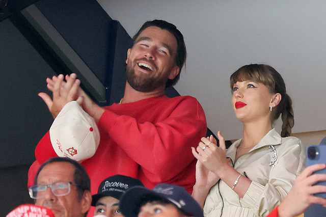 テイラー・スウィフトが婚約を発表！お相手はNFL選手・トラビス・ケルシー 画像