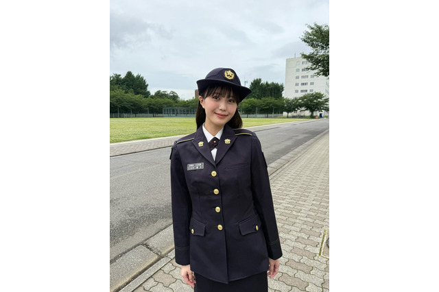 榎本ゆいな、陸上自衛隊の制服姿が可愛すぎる!レアな迷彩服ショットも 画像