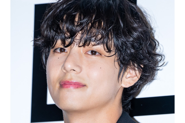 「爽快なもの、必要じゃない?」BTS・V、「コカ・コーラ ゼロ」をグビっと飲み干す新CM公開 画像