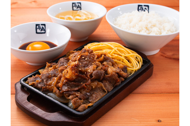 牛カルビを“とろ～り卵黄”コク旨タレで堪能！牛角「月見牛カルビ焼き定食」12日より登場 画像