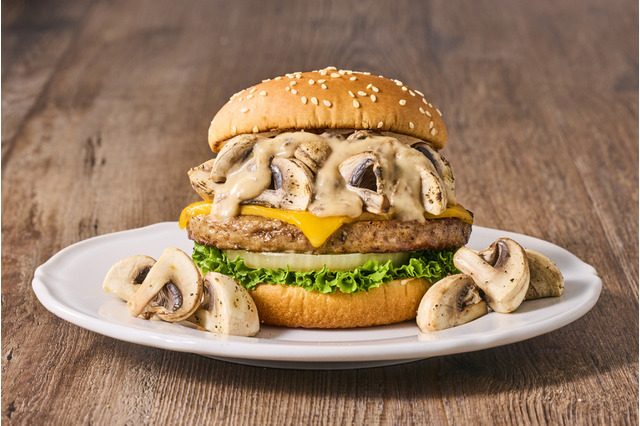 フレッシュネスバーガー、“国産マッシュルーム3倍増量”のチーズバーガーを24日より販売! 画像