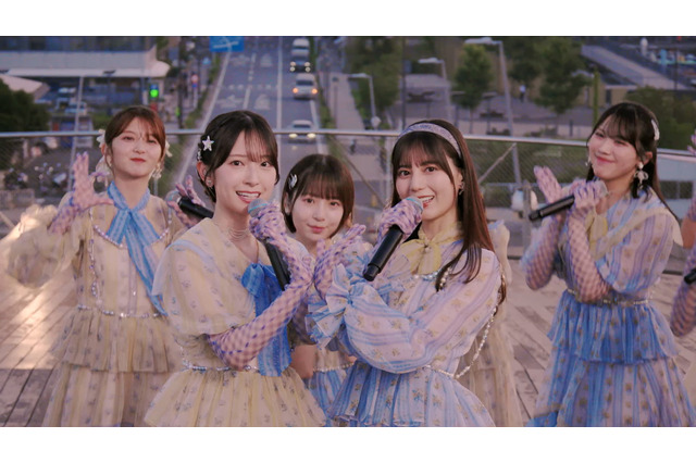 日向坂46、緊急生配信を実施！横浜港大さん橋で「お願いバッハ！」初フルサイズを披露 画像
