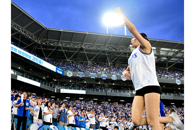 元阪神・呉昇桓がホームで引退試合をできない？韓国でまたも球場事故、今度は防球ネット支柱が“客席側”に倒れる 画像