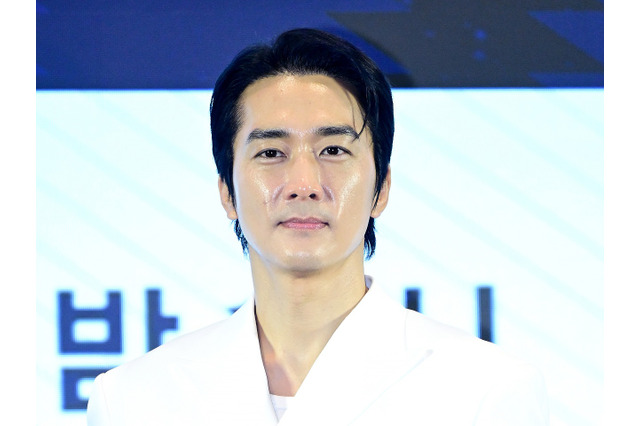 惜しみなく愛情を表現してきた母の突然の訃報で…ソン・スンホン、インタビュー中止に 画像