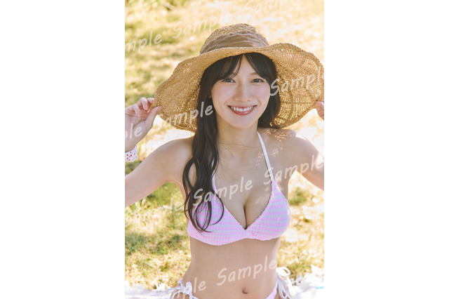 日向坂46・河田陽菜、ビキニ姿でピクニック！2nd写真集“未収録カット”の特典ポスター公開 画像
