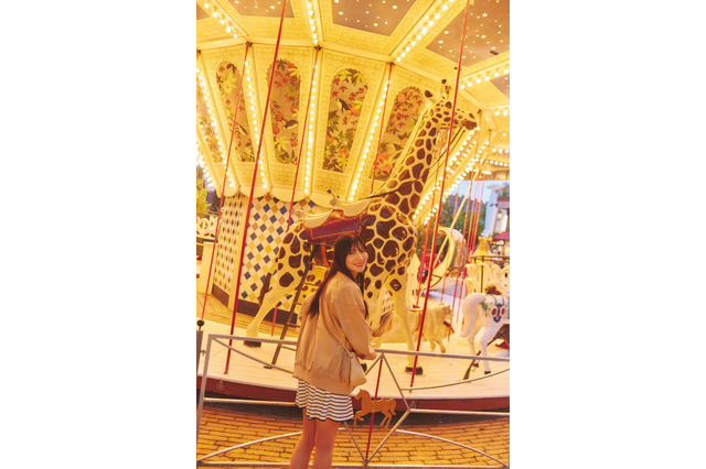 日向坂46・河田陽菜と“遊園地デート”へ!ロマンチックな先行カットが公開 画像