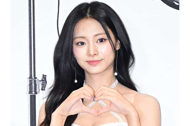 TWICE・ツウィ、米人気バンドボーカリストと夢のコラボ！新曲『Blink』リリース＆MV公開 画像