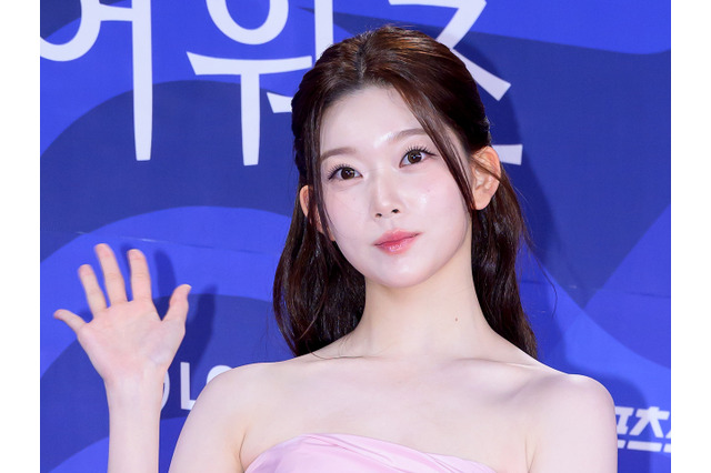 日本人K-POPアイドル・ツキ、紐トップス着た思い切った肌見せが話題！可憐で艶やかな姿【PHOTO】 画像