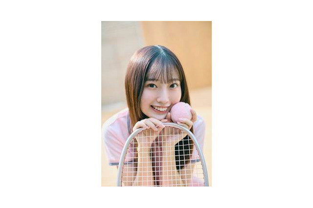 日向坂46・大田美月、ミニスカ×テニスウェアの可愛すぎるカットを公開！ 画像