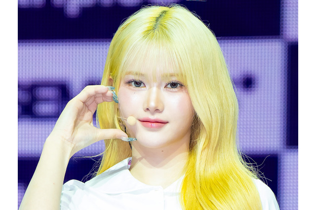 「リアルバービー人形？」tripleSの日本人メンバー・マユ、白玉肌×ブロンドヘアで輝く美貌【PHOTO】 画像