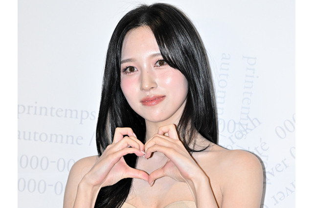 脱清楚系!TWICE・ミナ、全身レース衣装から胸元強調トップスまで一味違う魅力「可愛すぎ」【PHOTO】 画像