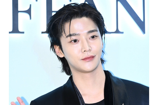 俳優ロウン、キンプリ・永瀬廉との“友情ショット”公開！「推しと推しの共演…」と反響続々【PHOTO】 画像