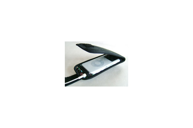 iPod nano専用ケース「porti」 ネックストラップやカラビナも付属 画像