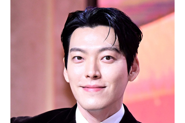 俳優キム・ウビン、特別なファンサービスで虜に！ハグや10秒アイコンタクトにキュン 画像