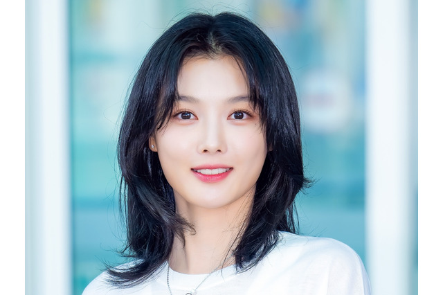 こんなに色っぽく…“あの韓国時代劇”の名子役、ドレス姿で魅せた大人の美貌「どんどんキレイに」【PHOTO】 画像