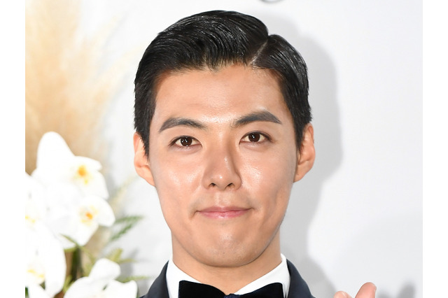 悪いことをした？日本国籍を放棄して韓国人になったタレント、妻の前でひざまずいたワケ 画像