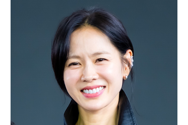 『愛の不時着』女優ソン・イェジン、ショートヘアにイメチェン！日本のコンビニソックス着用も【PHOTO】 画像