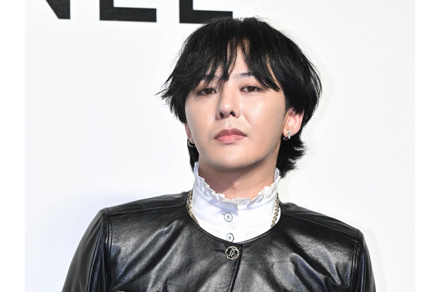 G-DRAGON、ファッションアイコンの真骨頂！“人間シャネル”に変身した雑誌特集に注目【PHOTO】 画像