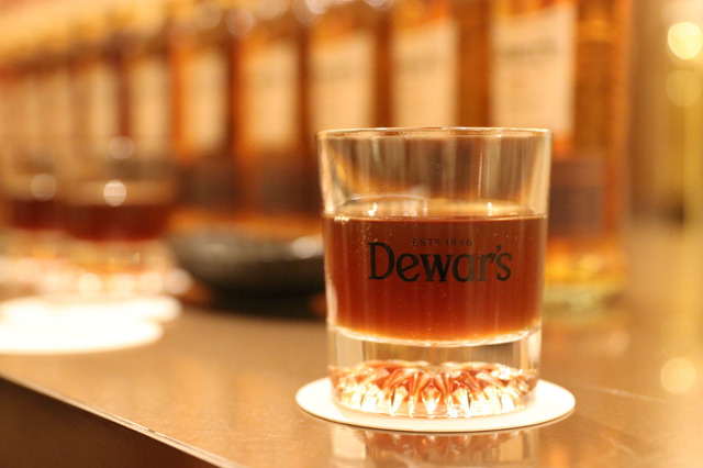 【数量限定】違いに驚き！木樽で熟成させたレアな高級ビールを味わってみた！ 画像