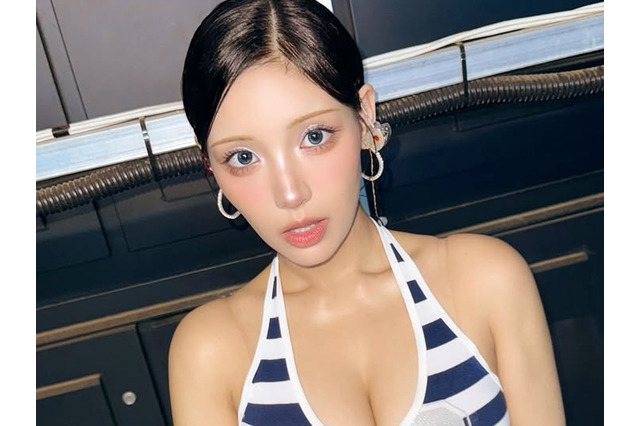 現役アイドルと思えない迫力にクギ付け…LIGHTSUM・チョウォン、美貌に目が行く肩丸出し衣装【PHOTO】 画像