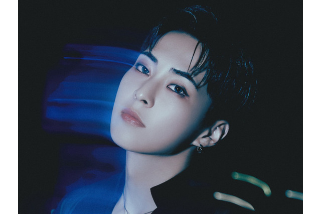 EXO・シウミン、雨に濡れながら披露するパフォーマンスに注目！『Overdrop』MVで妖艶な魅力披露 画像