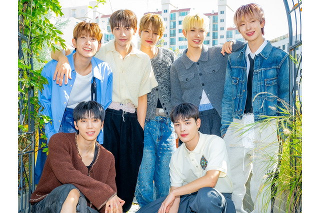 本日カムバックのNEXZ、JYP先輩アーティストも絶賛！新曲『Beat-Boxer』で“次世代パフォーマンスグループ”の実力証明 画像