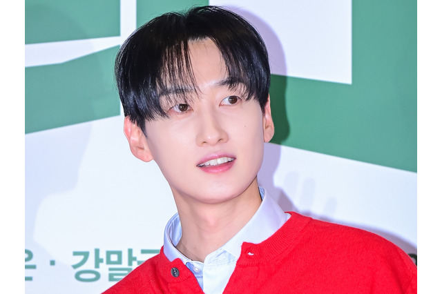 「彼氏すぎ」SUPER JUNIOR・ウニョク、映画のワンシーンのような夕暮れSHOTに反響【PHOTO】 画像